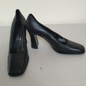 Chic Black Leather Heels for Women